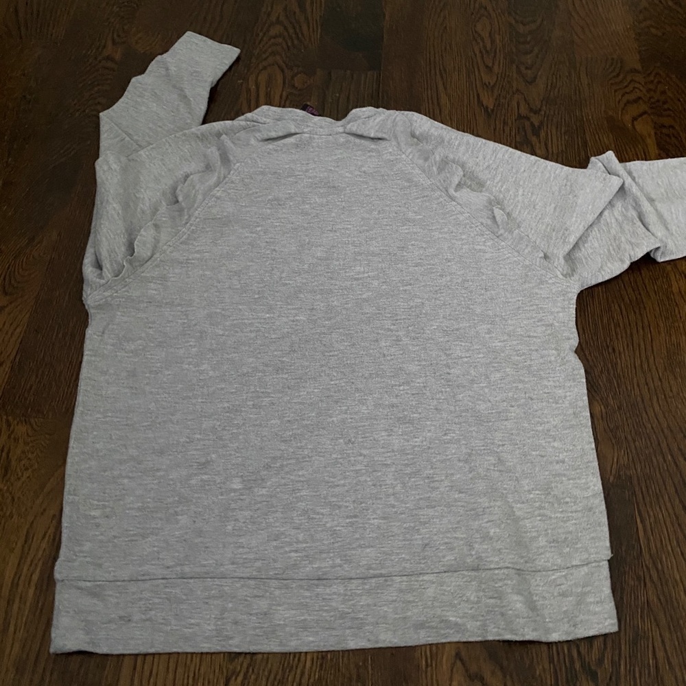 Grey Ruffle long sleve - Picture 2 of 2